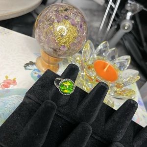 🎉HOST PICK🎉 NWOT Beautiful Green Ring